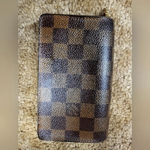 Louis Vuitton LV wallet Portefeiulle Tresor Brown Damier serial number CA0065